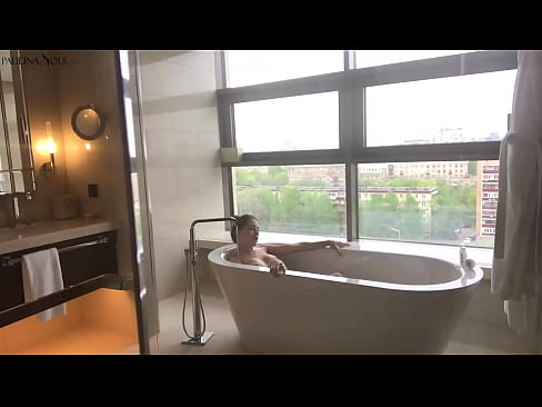 ❤️ Керемет сәби Жуынатын бөлмеде оның кискасын құмарта тартып жатыр ️❌  Секс бойынша бізде ﹏